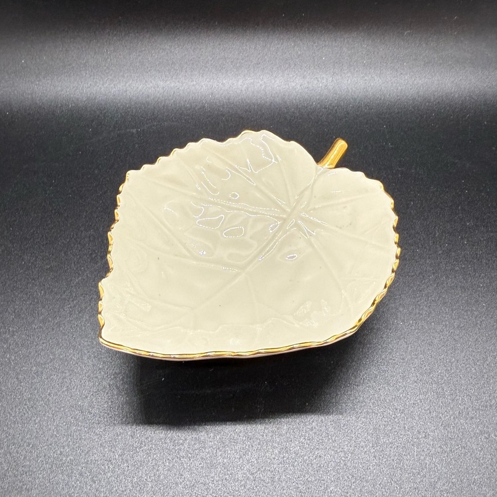 Gold-Trimmed Lenox Leaf-Shaped Dish 3 x 3